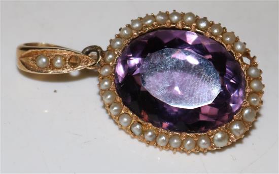 Gold, amethyst and seed pearl pendant